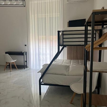 B&B Garibaldi Road Napoli Bagian luar foto