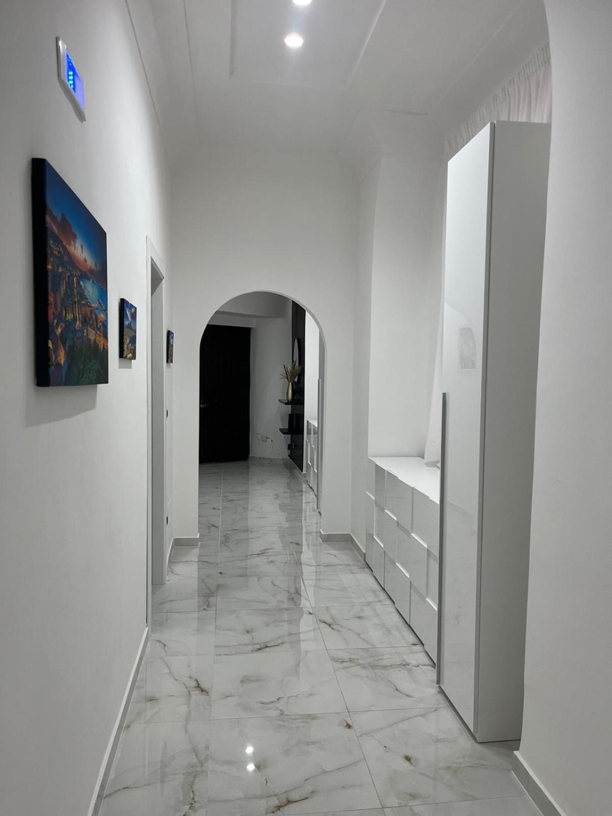 B&B Garibaldi Road Napoli Bagian luar foto